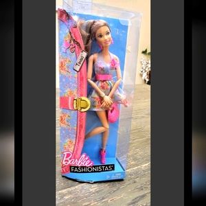 Barbie Fashionista 2011 Wave Teresa Doll,  Rare, Fully Articulated New In Box